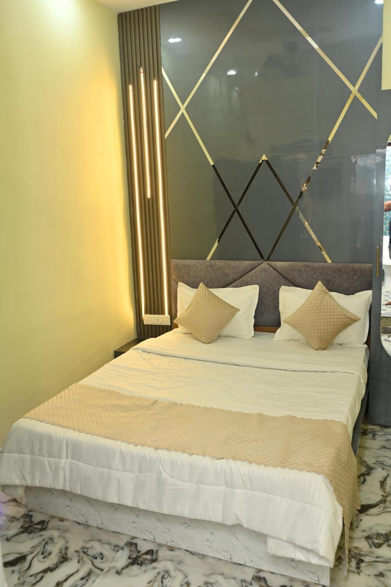 The Vintage Plaza Hotel Baripada Exterior foto