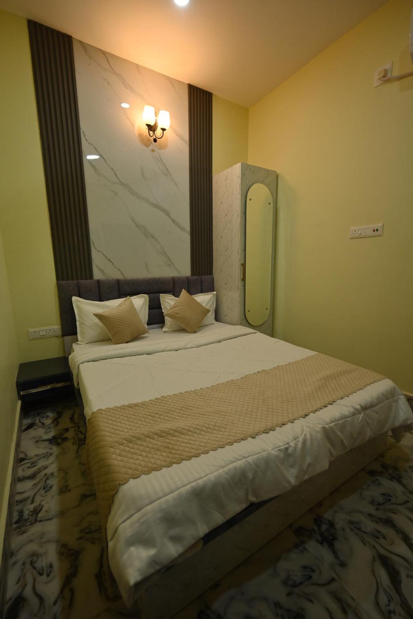 The Vintage Plaza Hotel Baripada Exterior foto