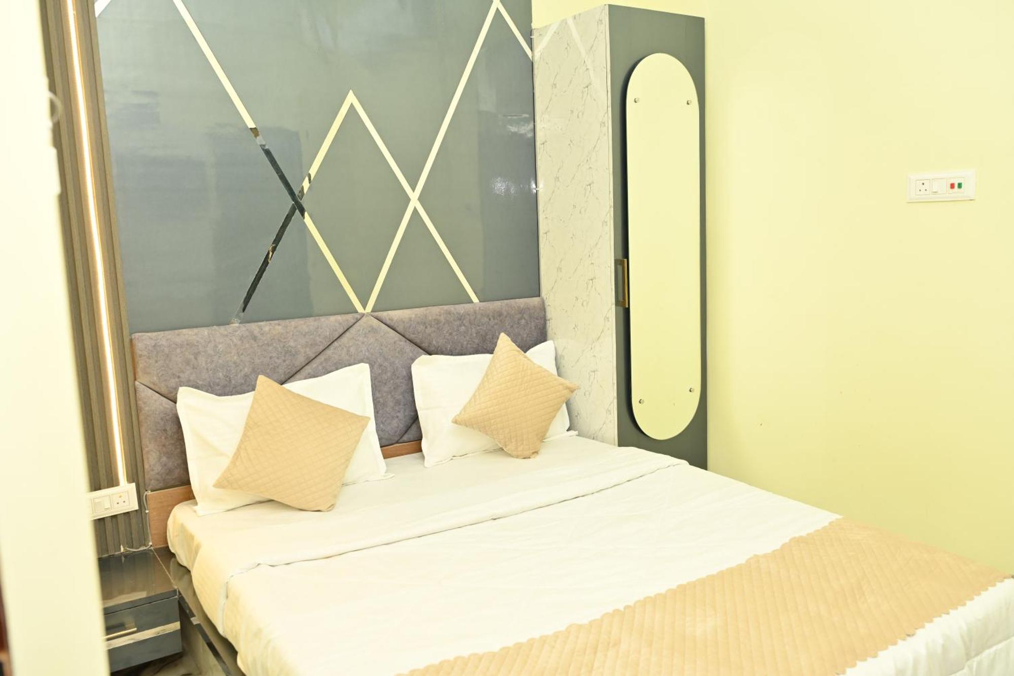 The Vintage Plaza Hotel Baripada Exterior foto